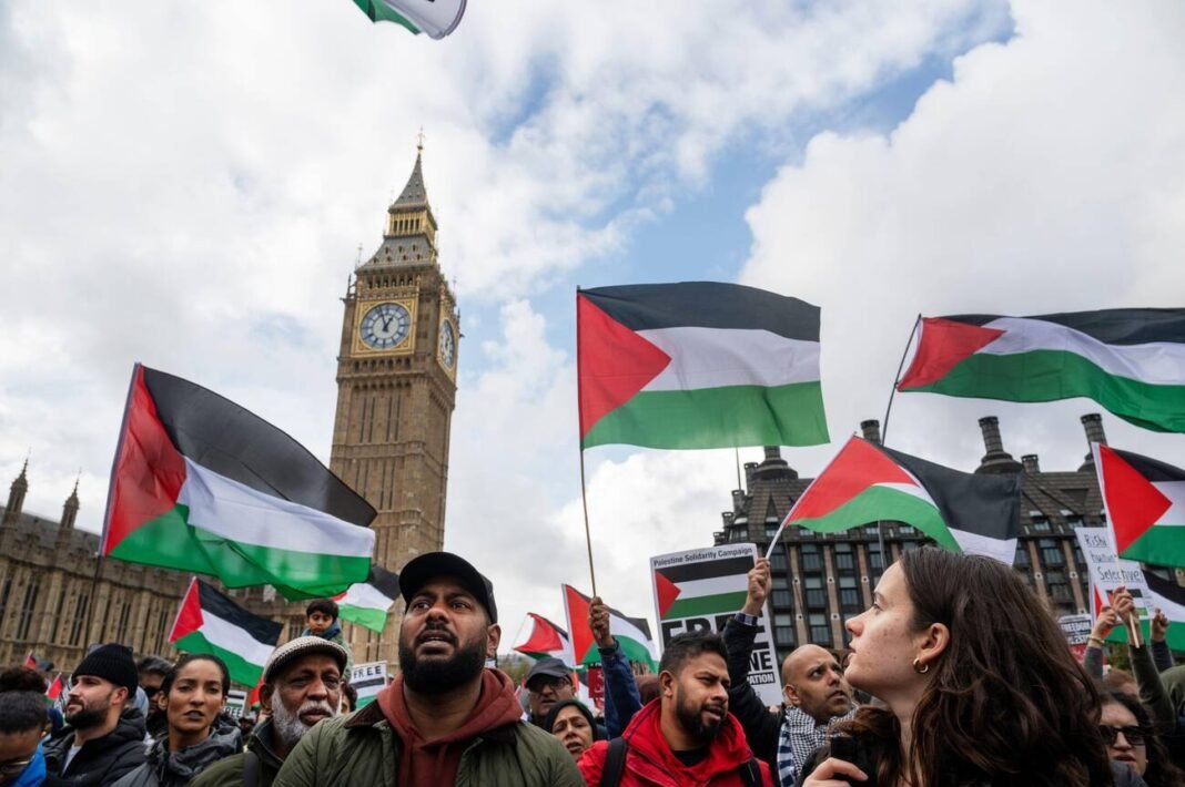 masses of people marched in Central London protesting against the Israeli bombing of Gaza